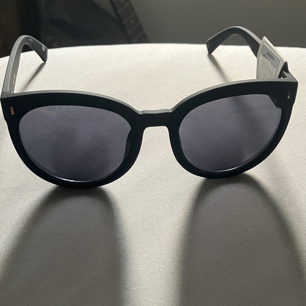 AIRE Classic Black Sunglasses